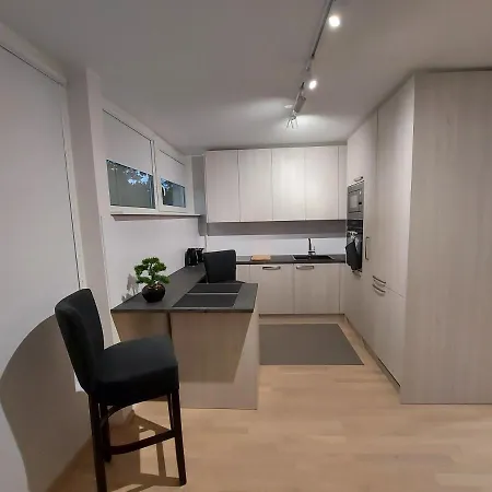 Vee 2 Apartment