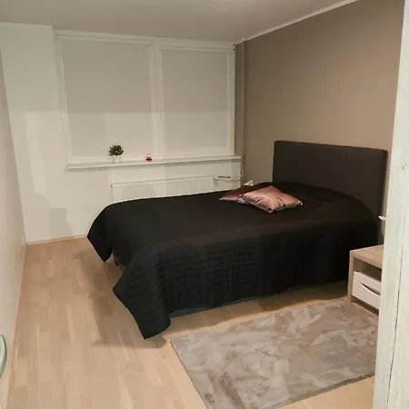 Vee 2 Apartment