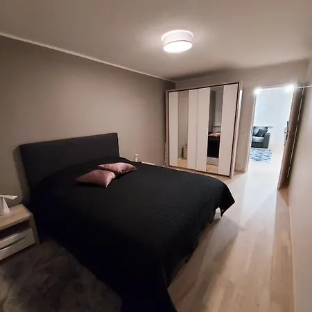 Vee 2 Apartment *